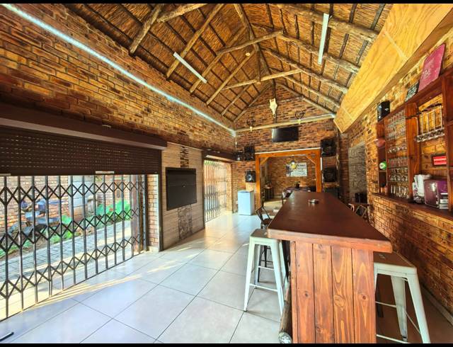 4 BEDROOM HOUSE FOR SALE IN VANDERBIJLPARK SE 3